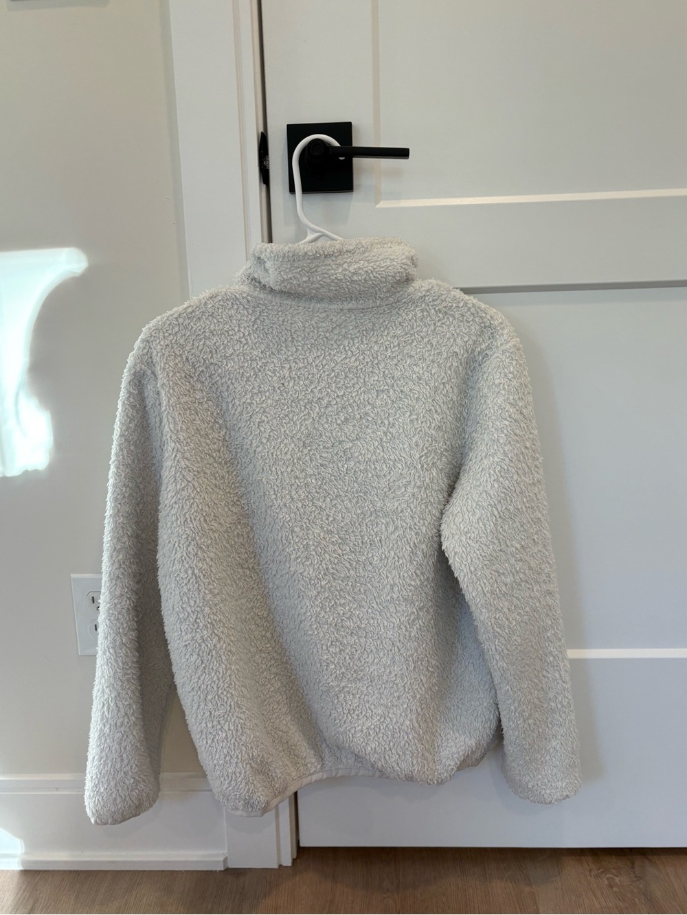 Patagonia White Quarter Zip - Picture 5 of 7